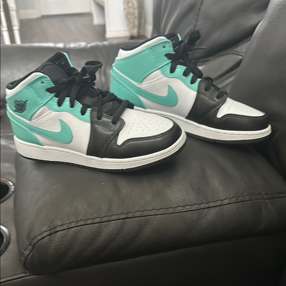 Jordan Kids Sneakers - Black, White, And Teal
